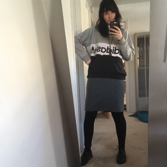 Meet your Posher, Nicole - Picture 1 of 8